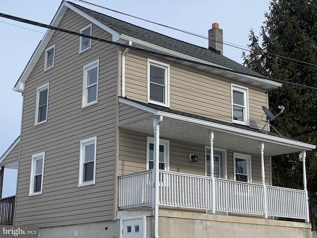 view of front of property with a porch