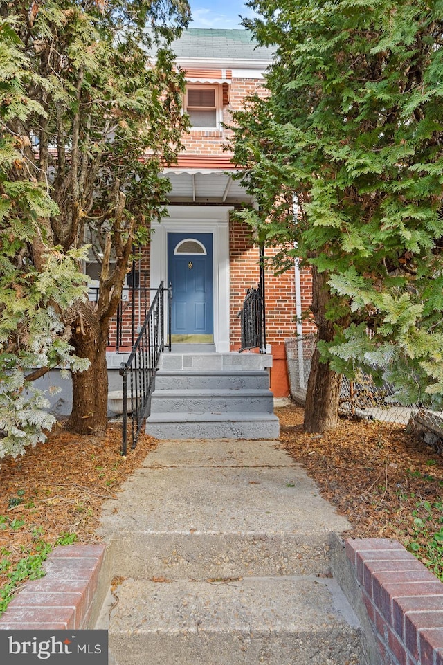 view of property entrance