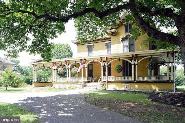 view of front of property with a porch