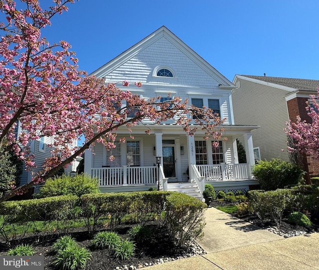 view of front of property with covered porch