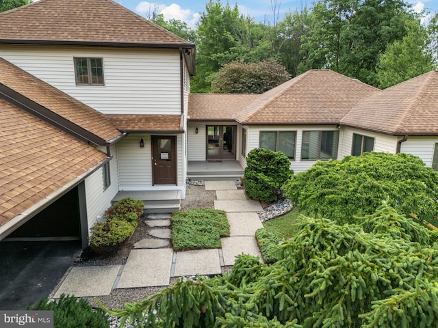 view of front of property