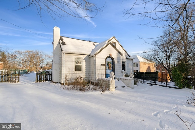 view of front of property