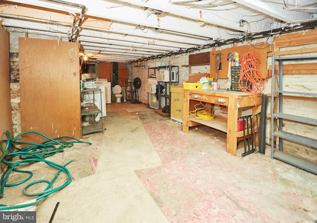 basement featuring washer / dryer