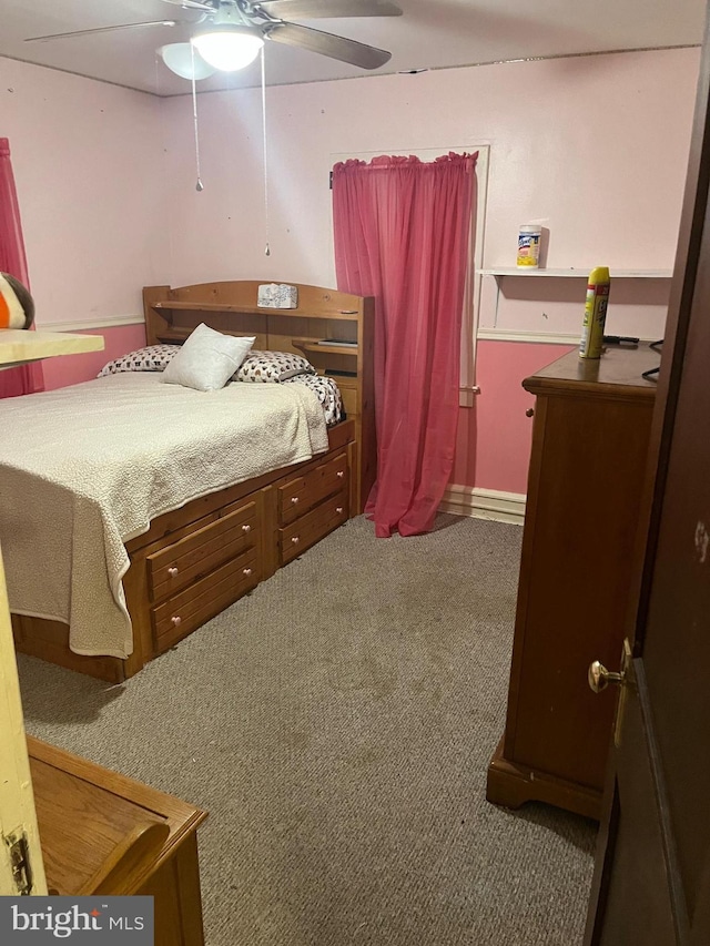 bedroom with carpet flooring and ceiling fan