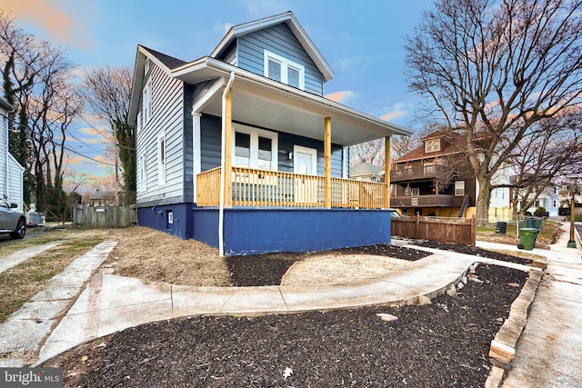 view of front of home with covered porch