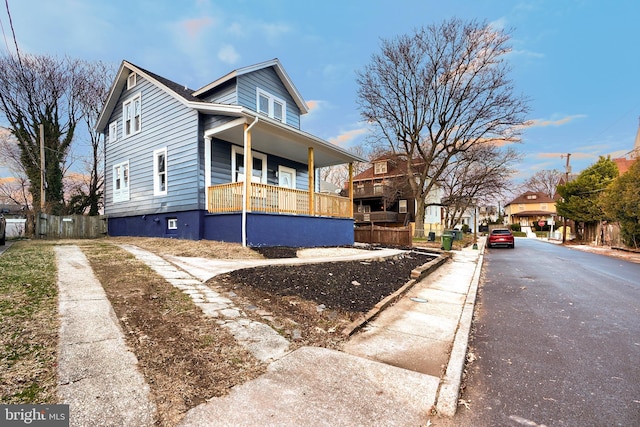 view of front of property featuring a porch