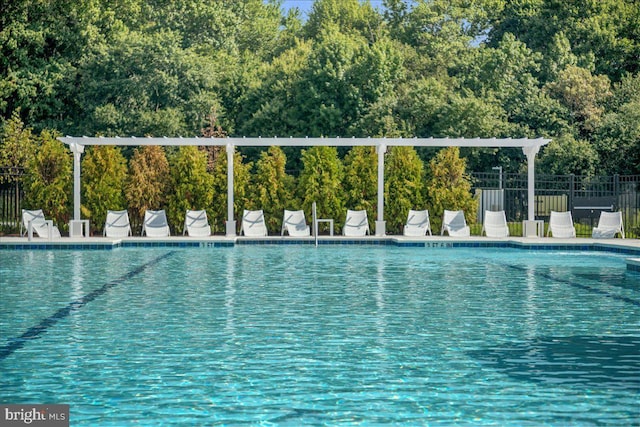 view of swimming pool