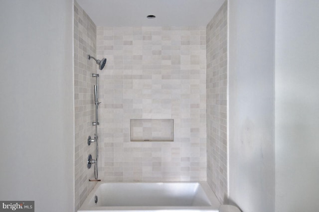 913 Drexel Ln, Bryn Mawr, PA 19010 - full bathroom featuring tub / shower combination