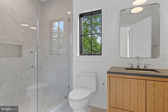 913 Drexel Ln, Bryn Mawr, PA 19010 - full bath featuring toilet, a shower stall, and vanity