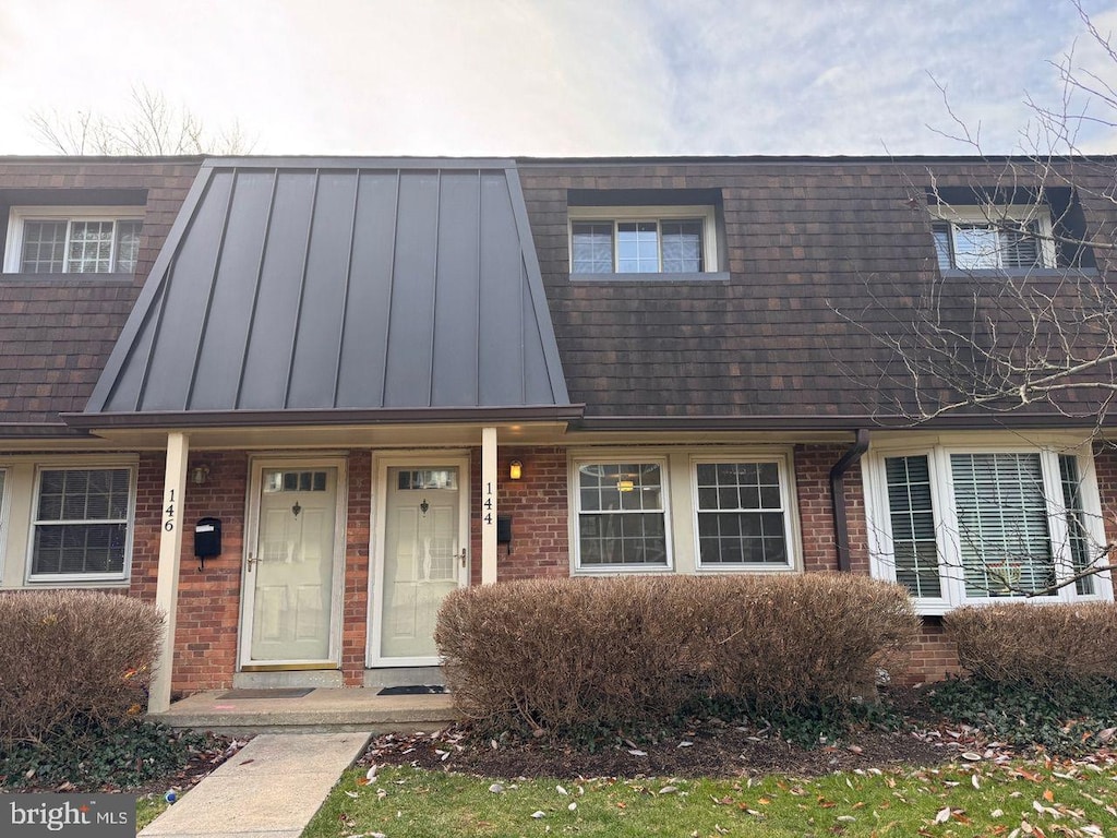 view of townhome / multi-family property