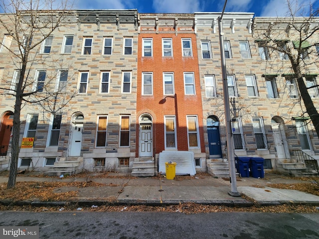 view of front facade