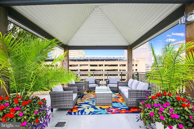 balcony featuring an outdoor hangout area