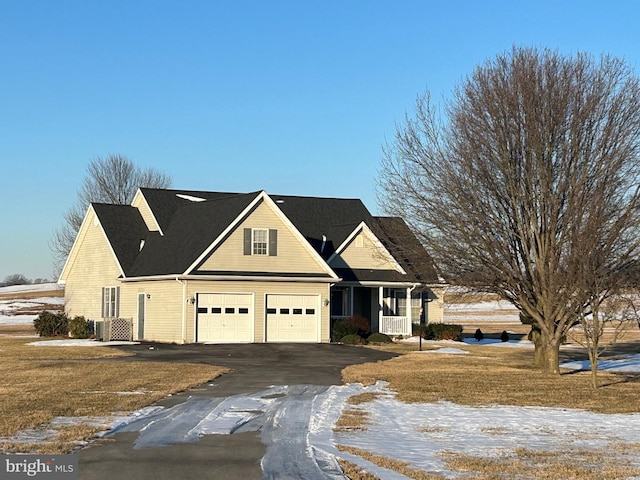 view of front facade with a garage