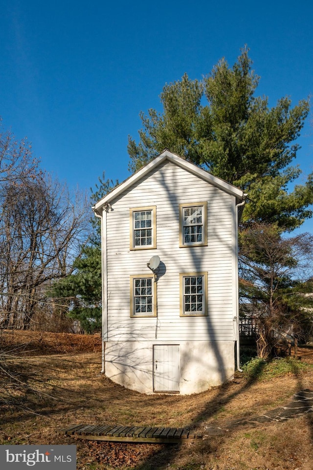 view of home's exterior