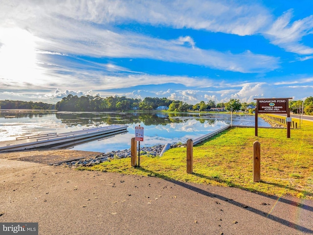 view of property's community featuring a water view