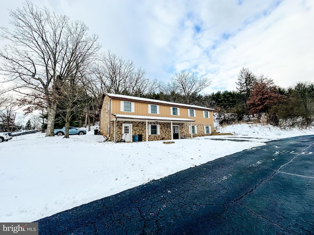 view of front of house