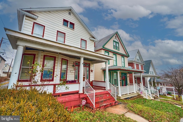 view of front facade with covered porch