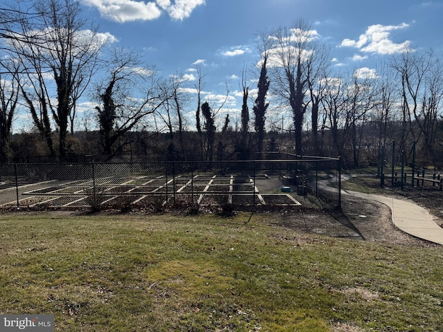 view of yard with a rural view