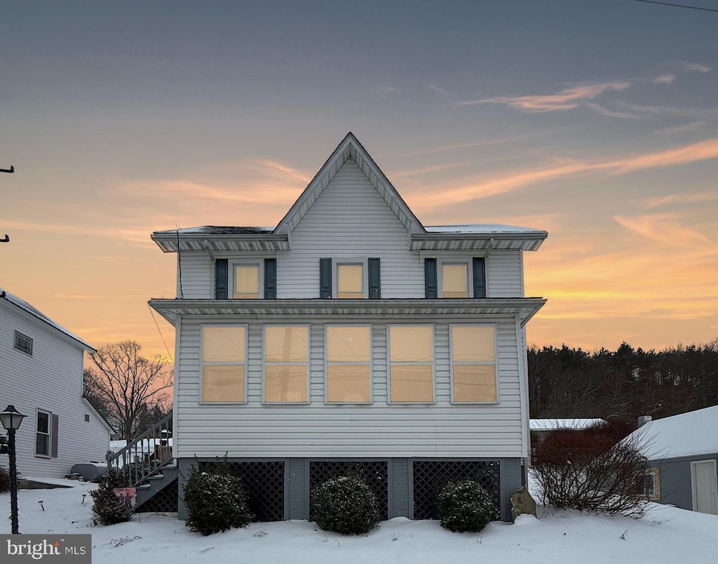 view of front of home