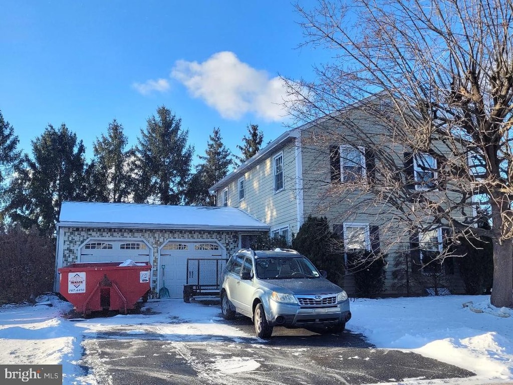 view of front of home featuring a garage