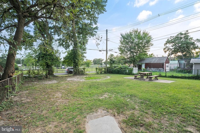 view of yard with a patio