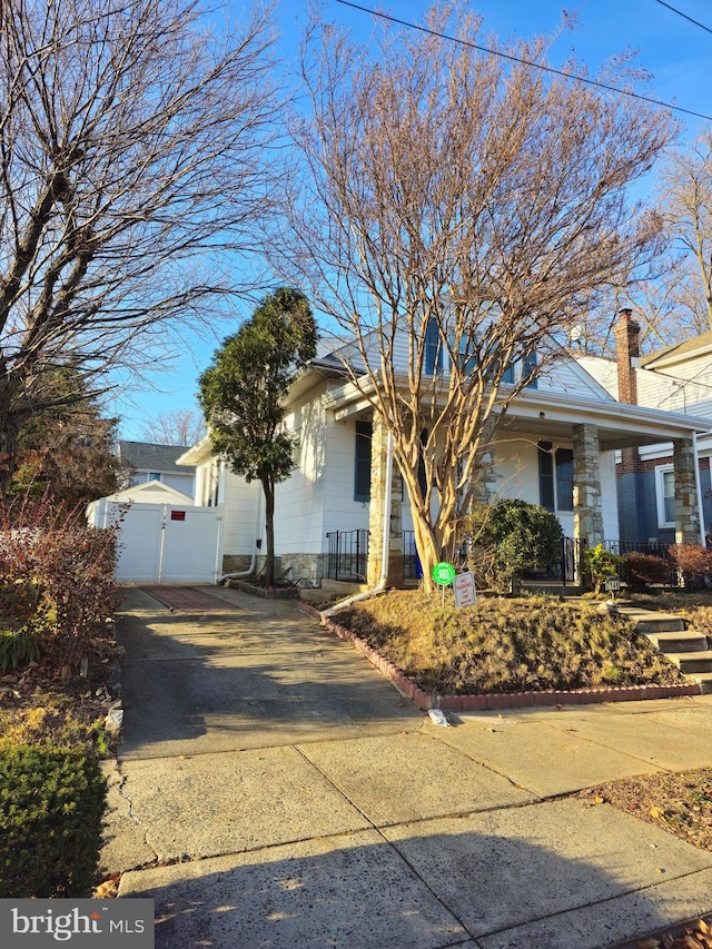 view of front of property