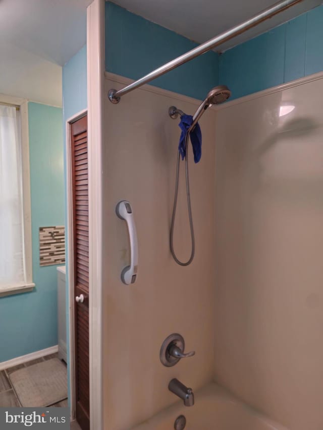 bathroom featuring shower / tub combination