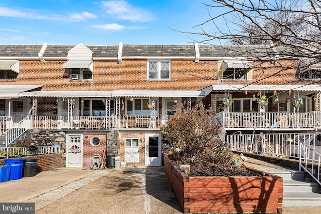 view of front of house