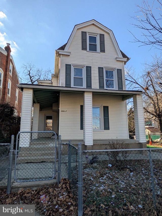 view of front of property featuring a porch