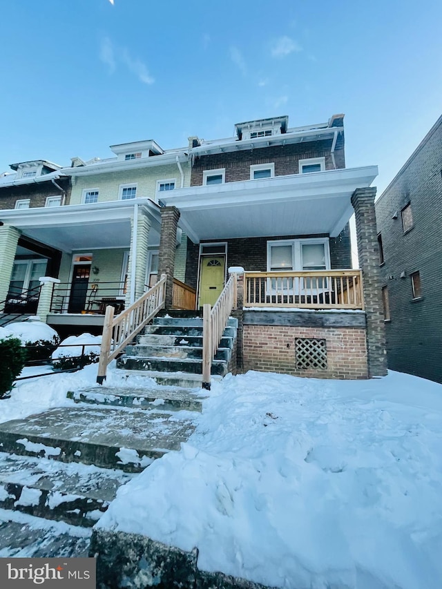 view of front of property with a porch