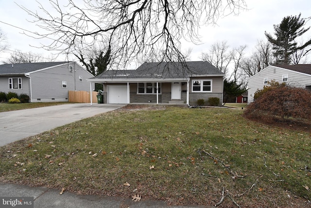 view of front facade with a front lawn