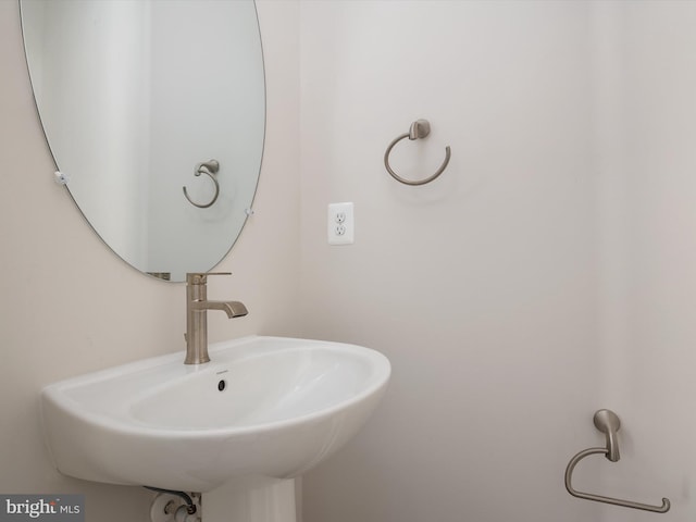 bathroom with sink