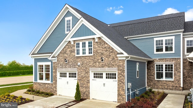 view of front facade featuring a garage