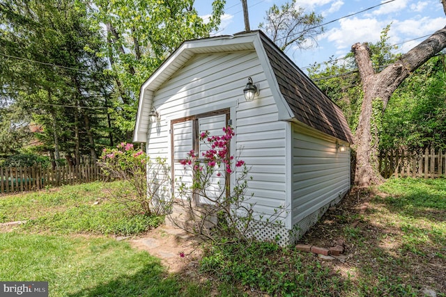 939 Starbit Rd, Towson, MD 21286 - view of outbuilding with fence and an outdoor structure