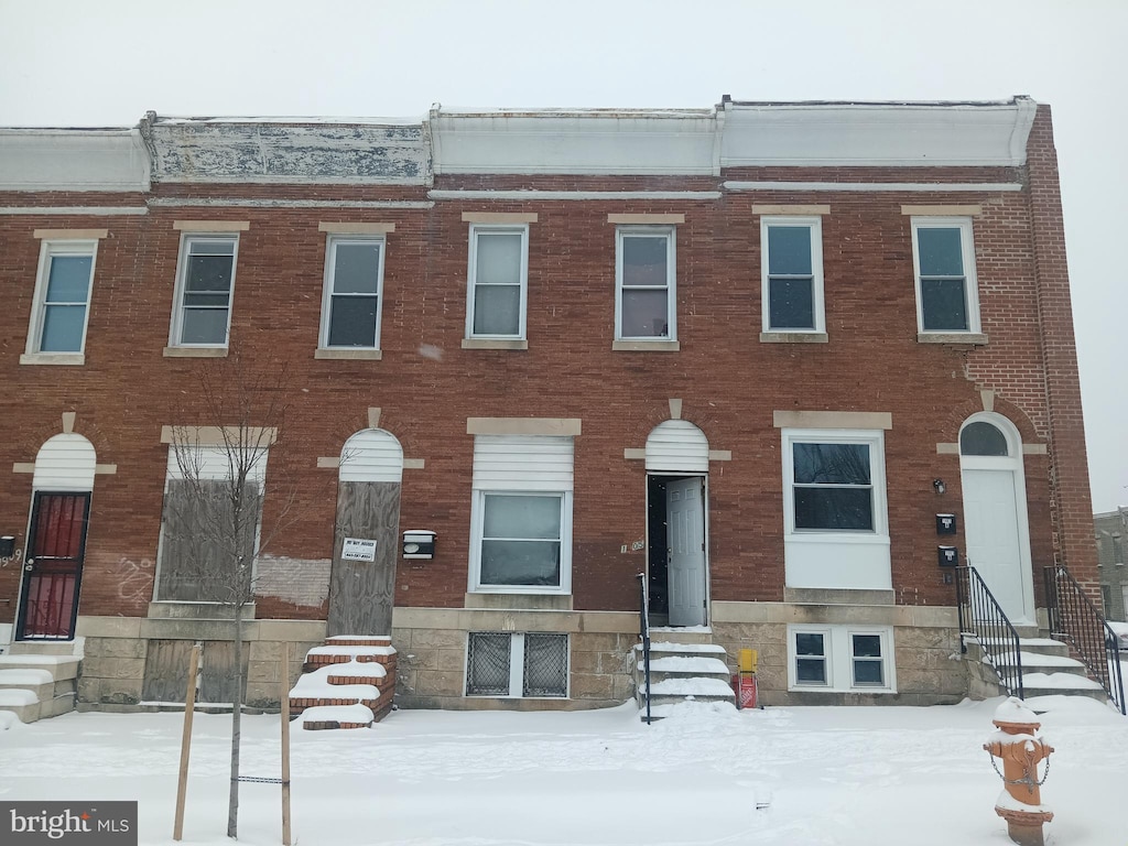 view of townhome / multi-family property