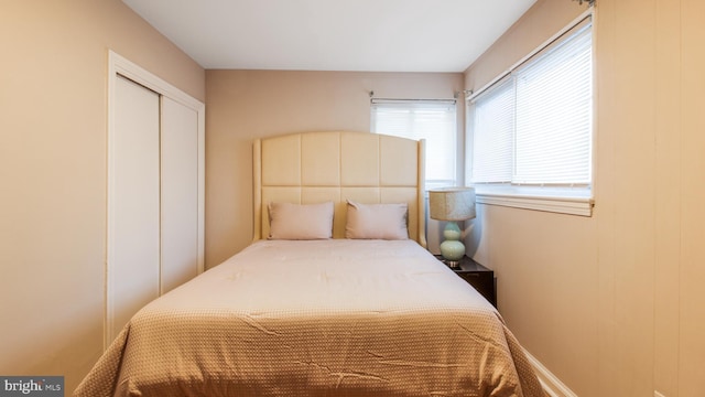 bedroom with a closet