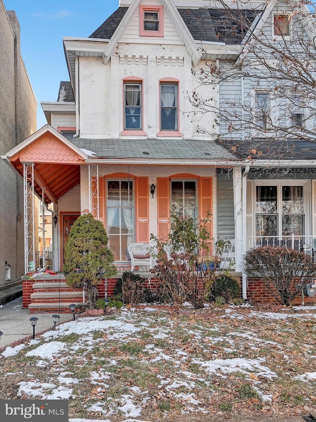 view of front of property with a porch