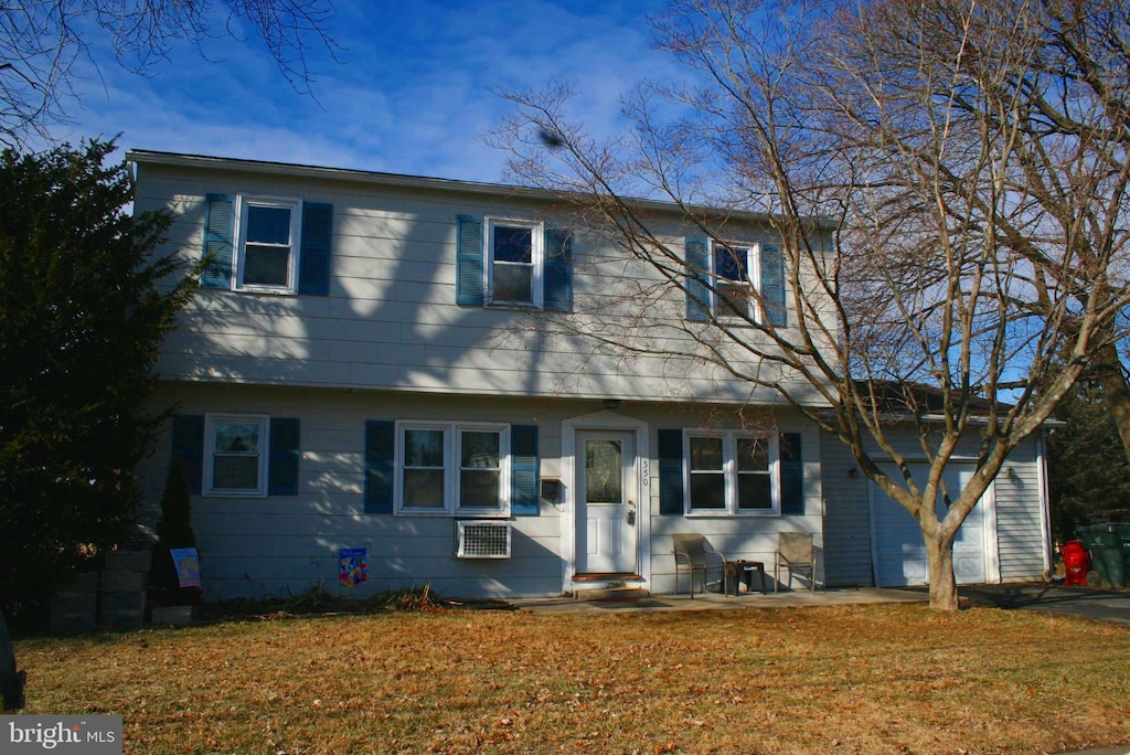 view of front of house with a front yard