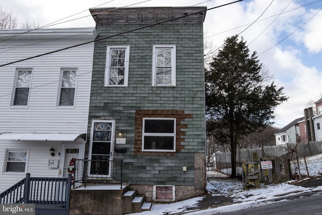 view of front of house