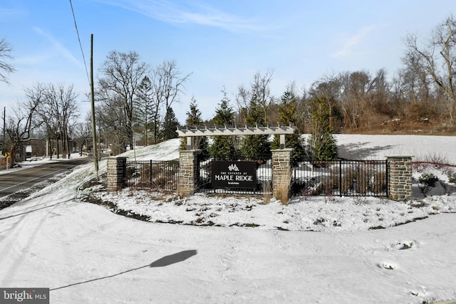 view of community / neighborhood sign