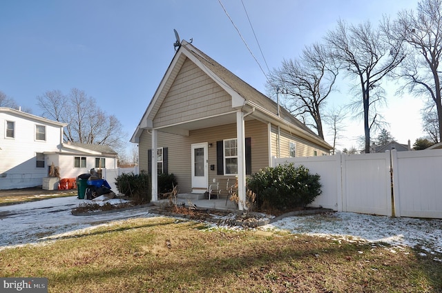 view of front of property