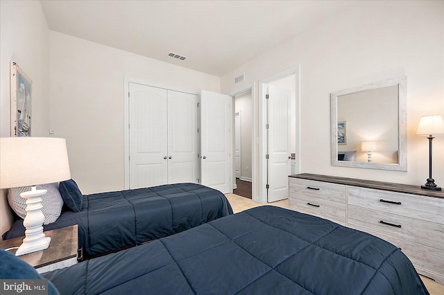 bedroom featuring a closet