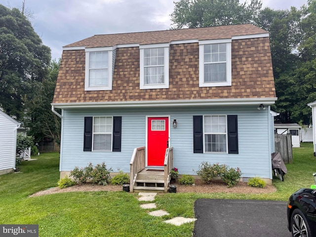 view of front of house with a front yard