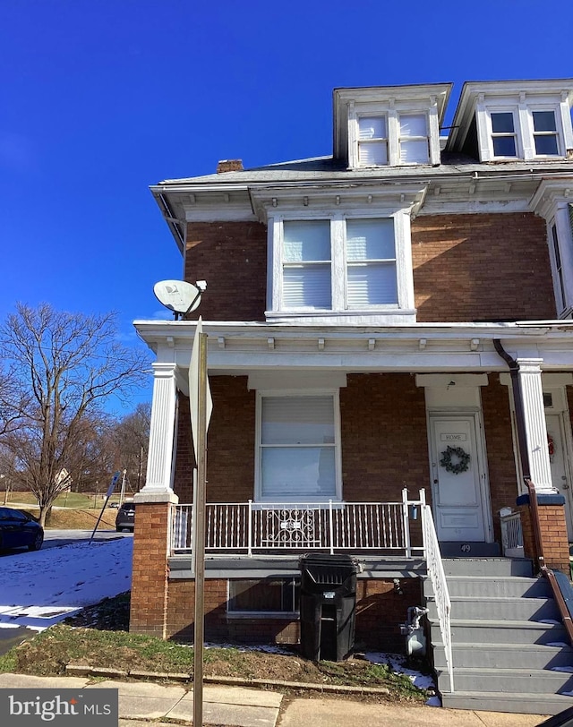 view of front of property with a porch