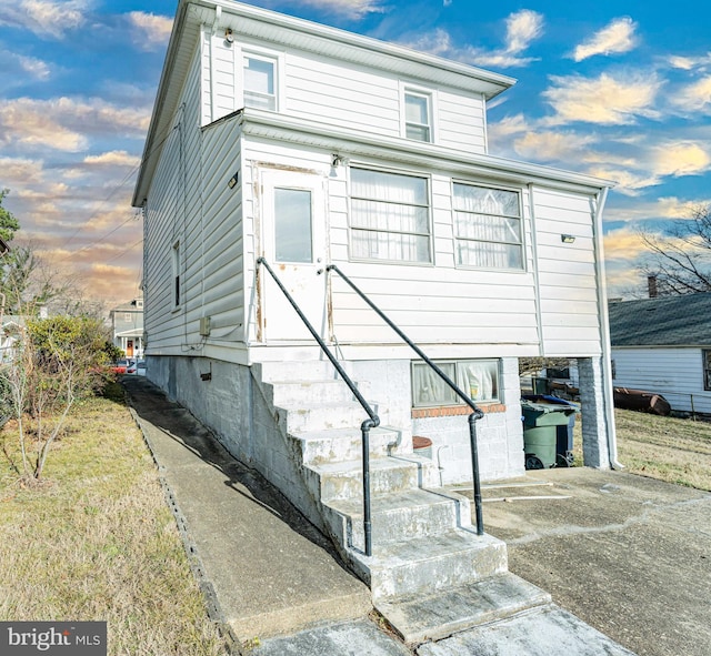 view of front property