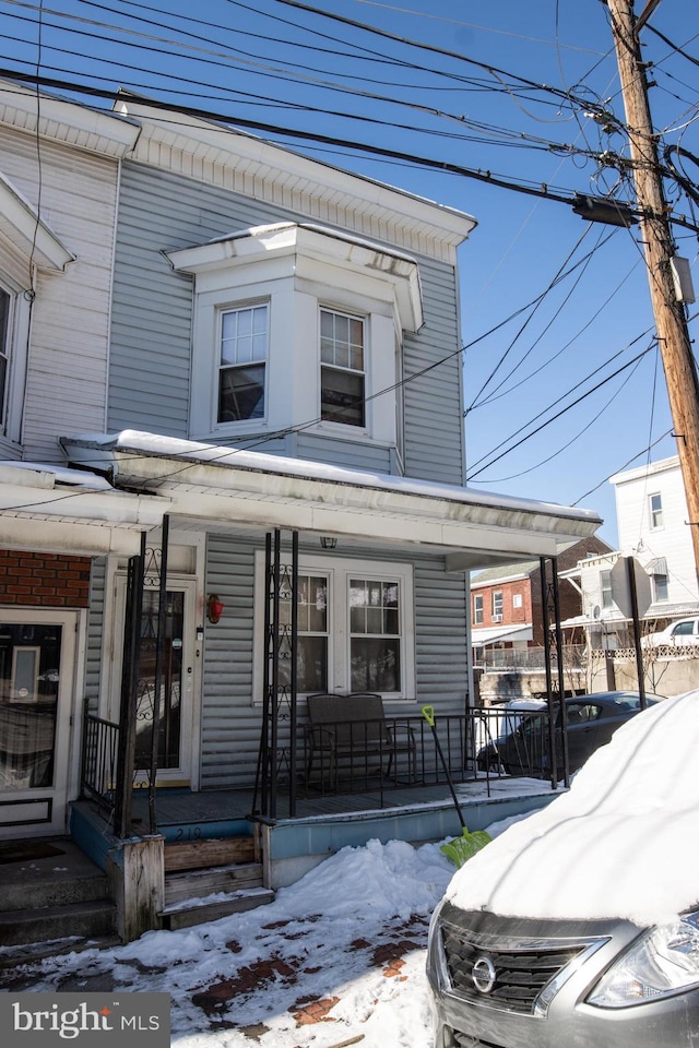 view of front of house featuring a porch