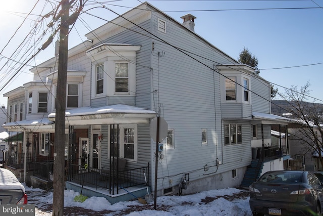 view of front of home with covered porch