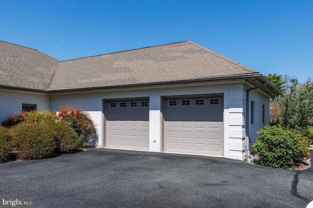 26333 Presquile Dr S, Easton, MD 21601 - garage with aphalt driveway