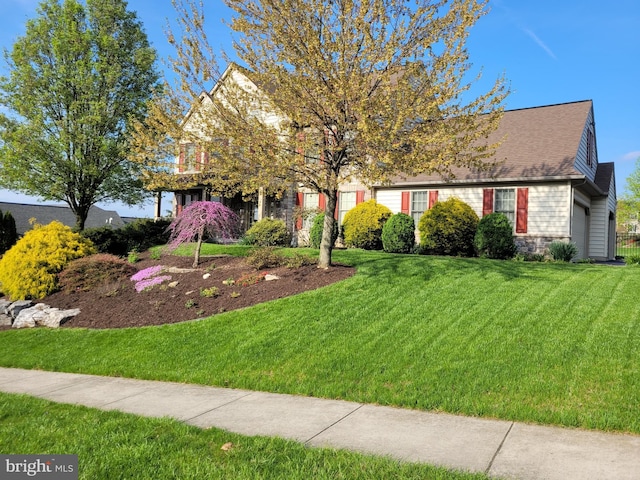 view of front of house with a front yard