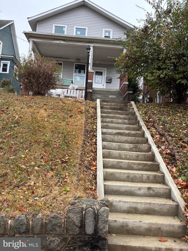 view of front of house featuring a porch